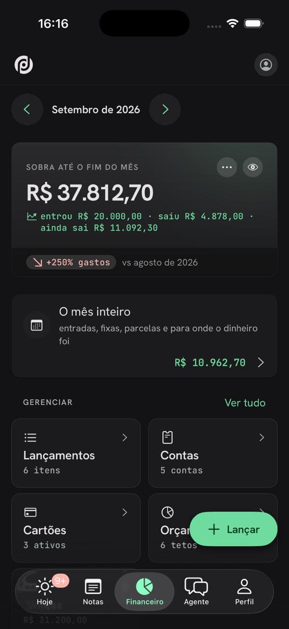 Tela Financeiro da ProOps Pessoal no iOS: O mês, com saldo projetado